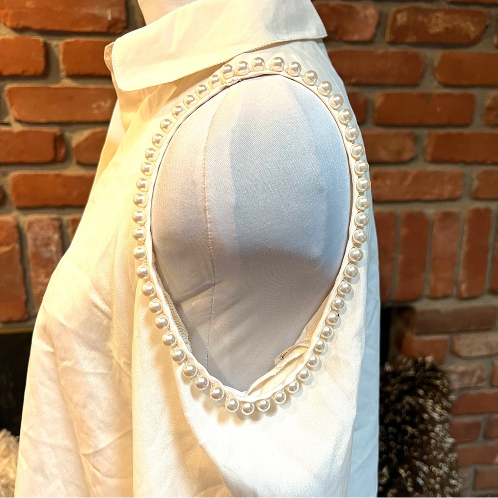 Romantic Sheer HiLo Pearl Accent Cold Bare Shoulder Cream Dressy Shirt Top sz S - Picture 8 of 9
